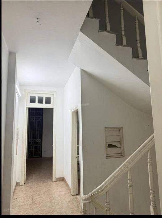 Cho Thuê nhà tại Đầm Trấu, 100m2* 4.5tầng, 10 ngủ, 5 vệ sinh, 35 triệu có t.lượng - Ảnh 2